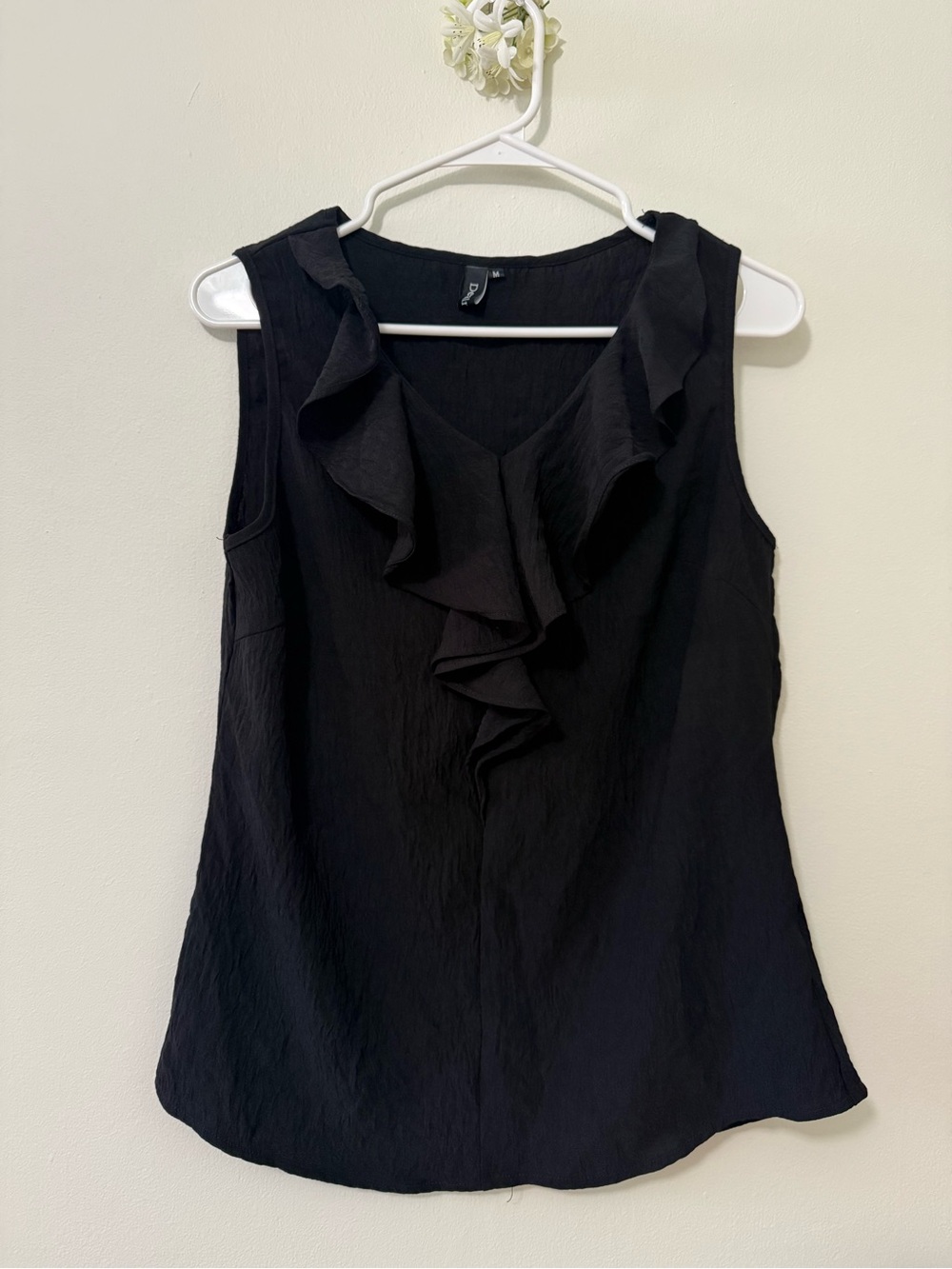 Ruffled V-Neck Black Sleeveless Camisole